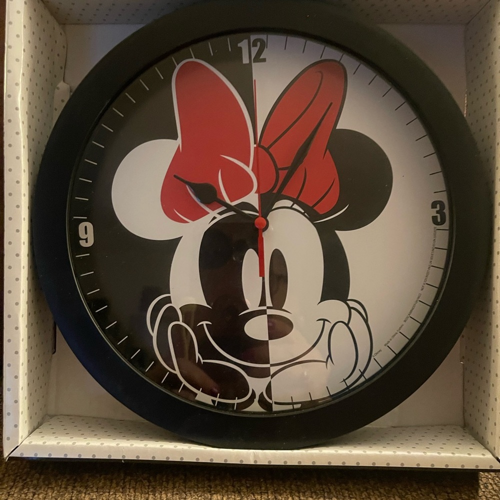 Disney Minnie Mouse wall clock .